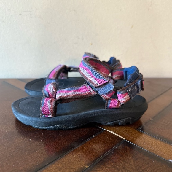 Teva Kids Hurricane XLT 2 Sandals Vista Blue Indigo Size 6 Unisex Outdoor - Picture 2 of 14